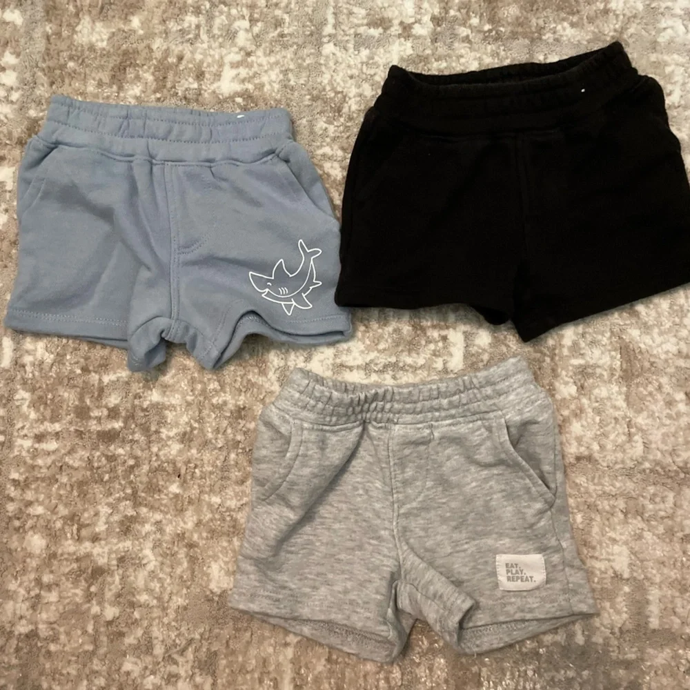 Garanimals Kids Shorts Trio - Light Blue, Black, Gray size 3/6M
